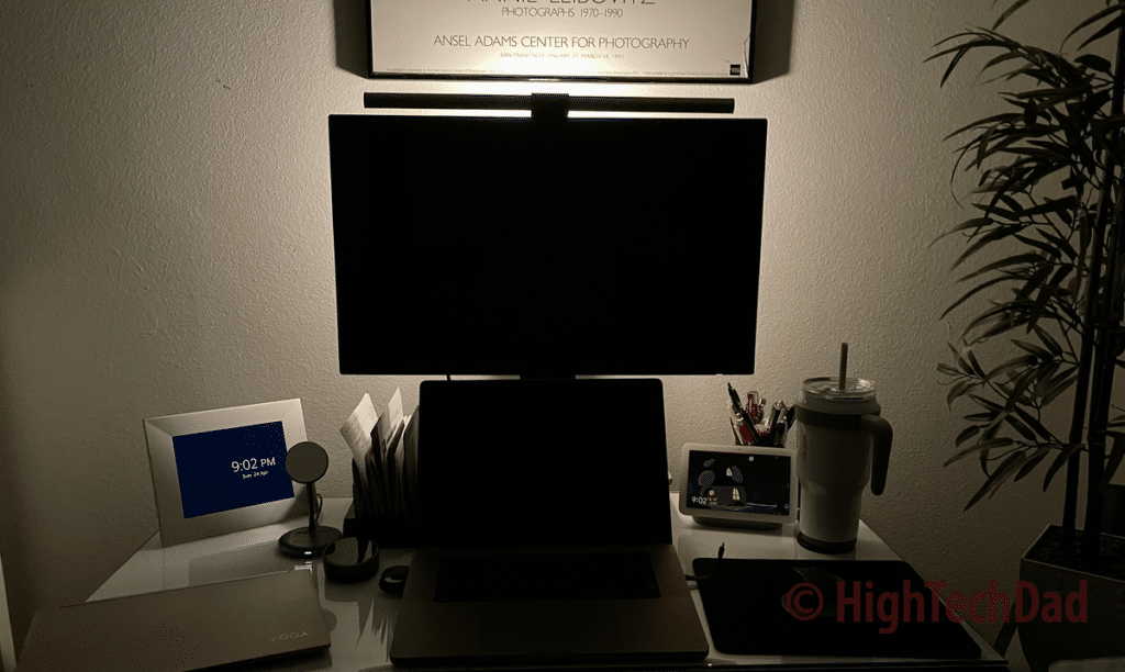 BenQ ScreenBar Halo Review: Better Desktop Lighting Gets Wireless